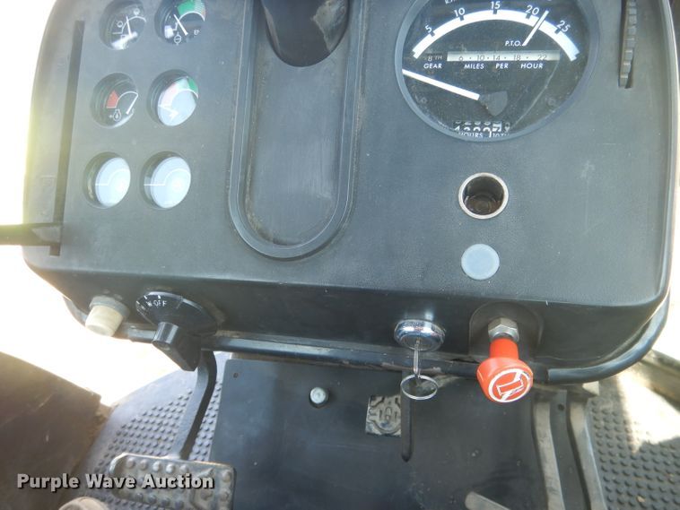 image for item DG5990 1982 John Deere 4440  tractor