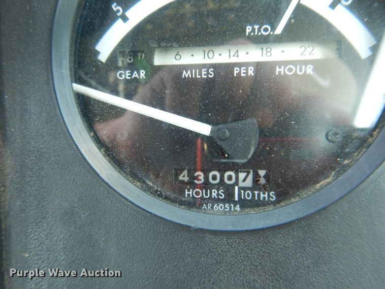 image for item DG5990 1982 John Deere 4440  tractor