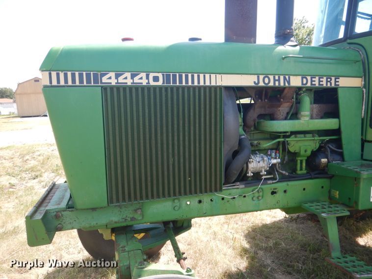 image for item DG5990 1982 John Deere 4440  tractor