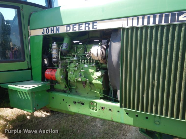 image for item DG5990 1982 John Deere 4440  tractor