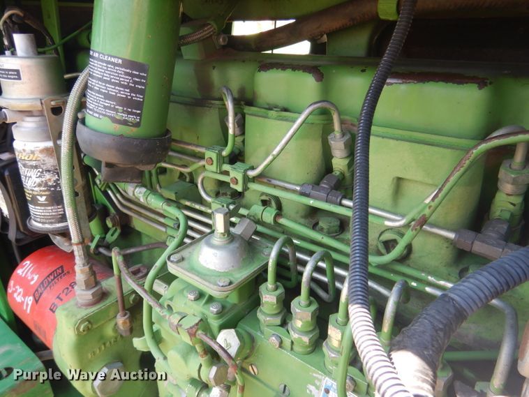 image for item DG5990 1982 John Deere 4440  tractor