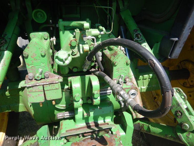 image for item DG5990 1982 John Deere 4440  tractor