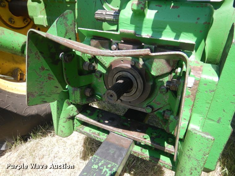 image for item DG5990 1982 John Deere 4440  tractor