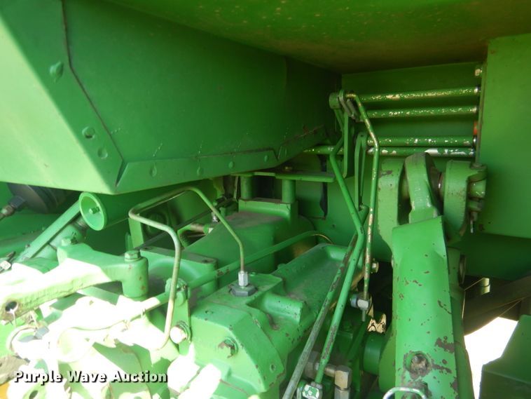 image for item DG5990 1982 John Deere 4440  tractor