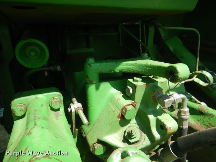 image for item DG5990 1982 John Deere 4440  tractor