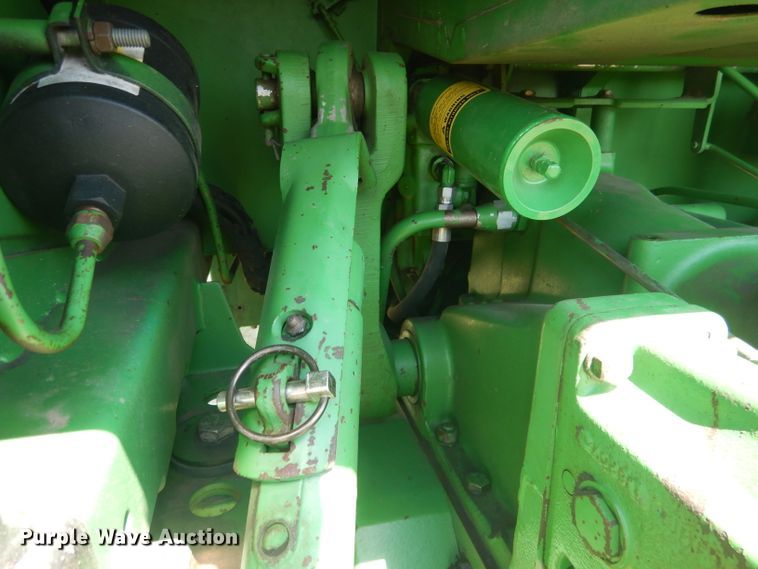 image for item DG5990 1982 John Deere 4440  tractor