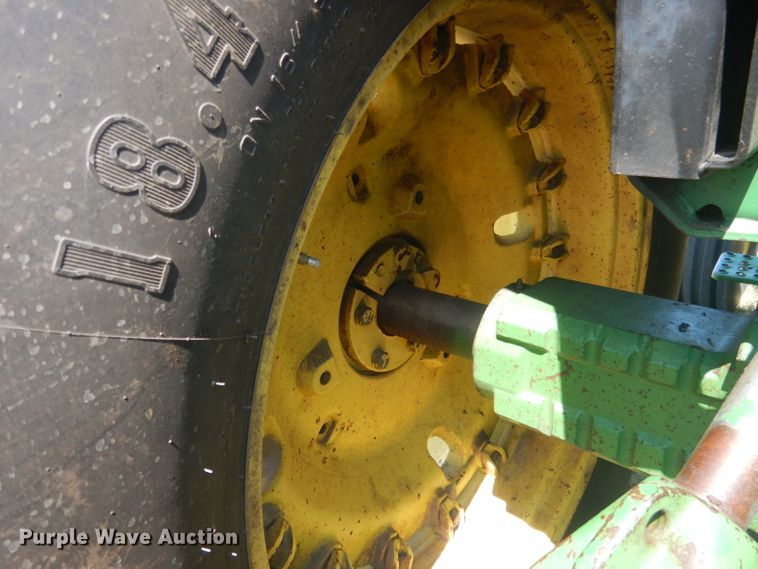 image for item DG5990 1982 John Deere 4440  tractor