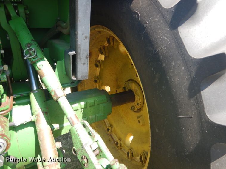 image for item DG5990 1982 John Deere 4440  tractor