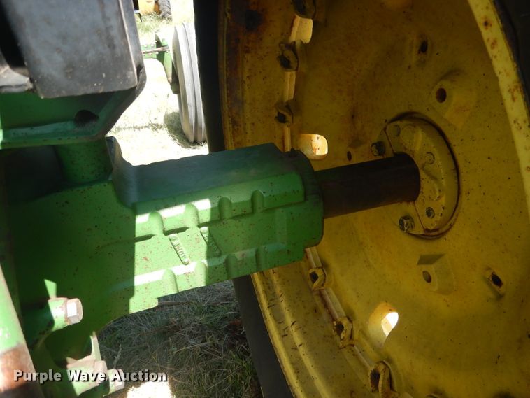 image for item DG5990 1982 John Deere 4440  tractor