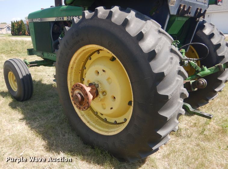 image for item DG5990 1982 John Deere 4440  tractor