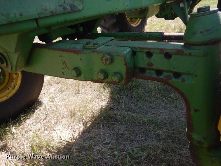 image for item DG5990 1982 John Deere 4440  tractor