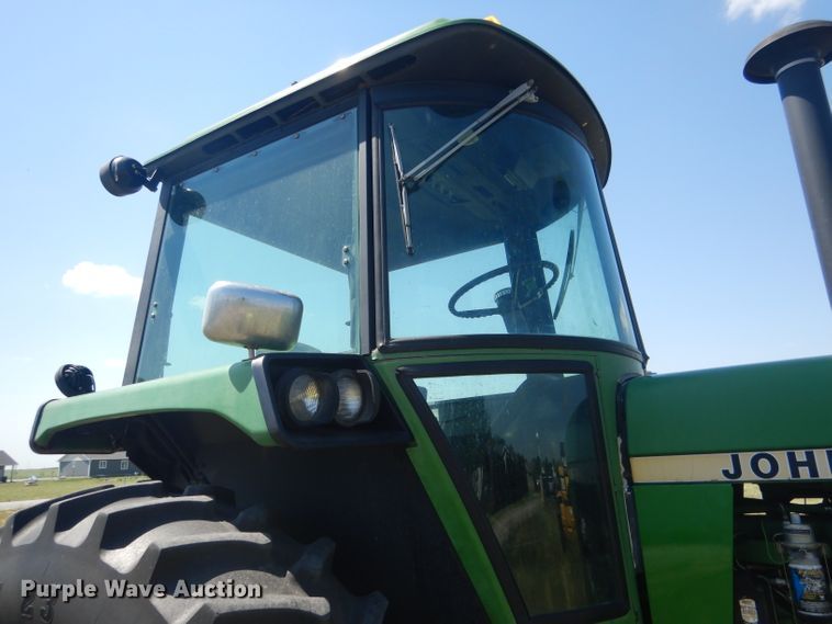image for item DG5990 1982 John Deere 4440  tractor