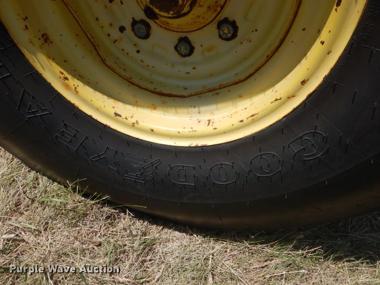 image for item DG5990 1982 John Deere 4440  tractor