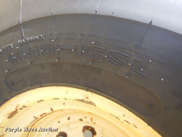 image for item DG5990 1982 John Deere 4440  tractor