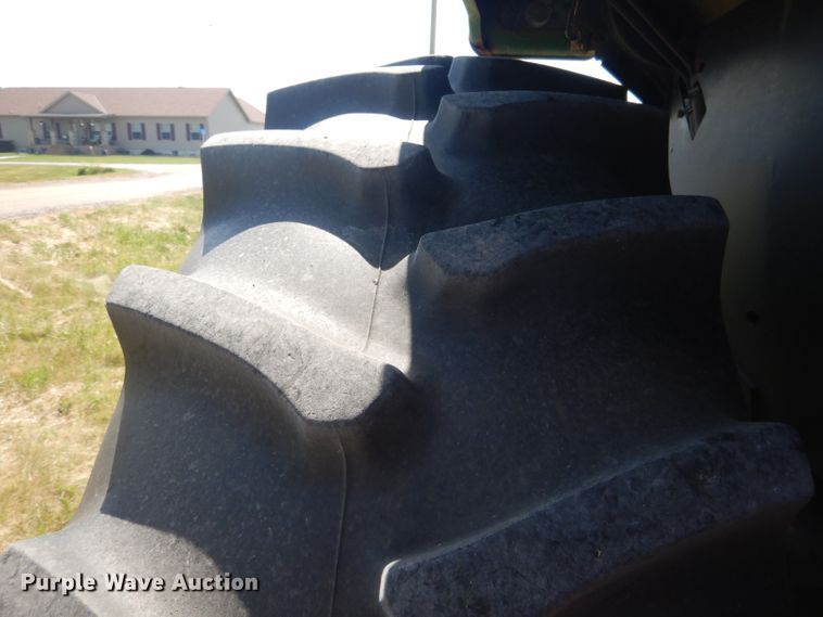 image for item DG5990 1982 John Deere 4440  tractor