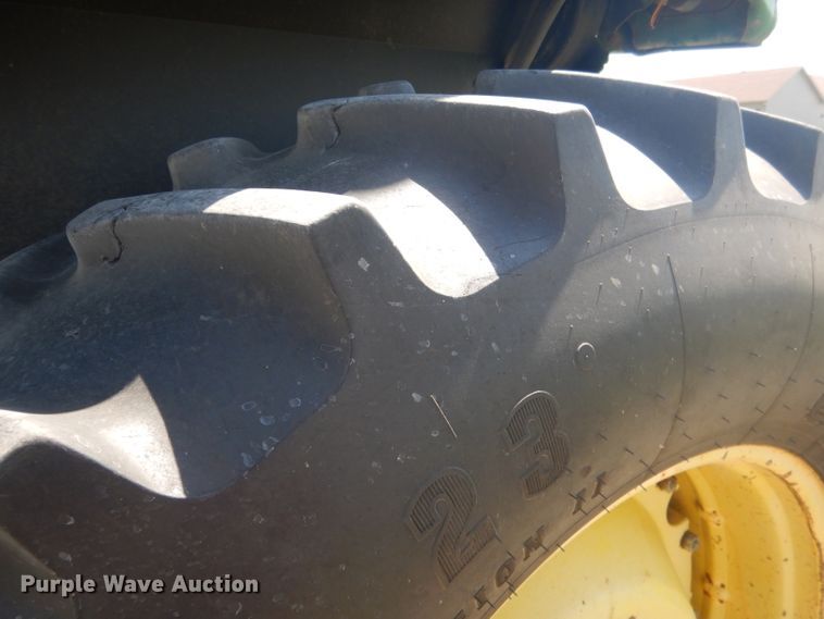 image for item DG5990 1982 John Deere 4440  tractor