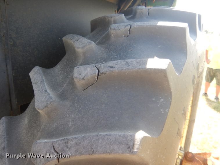 image for item DG5990 1982 John Deere 4440  tractor