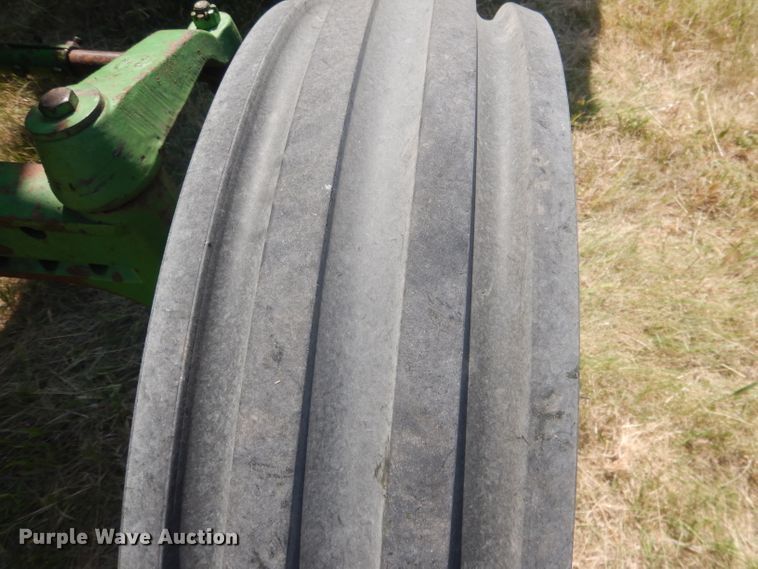 image for item DG5990 1982 John Deere 4440  tractor