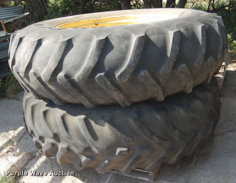 image for item DG5990 1982 John Deere 4440  tractor