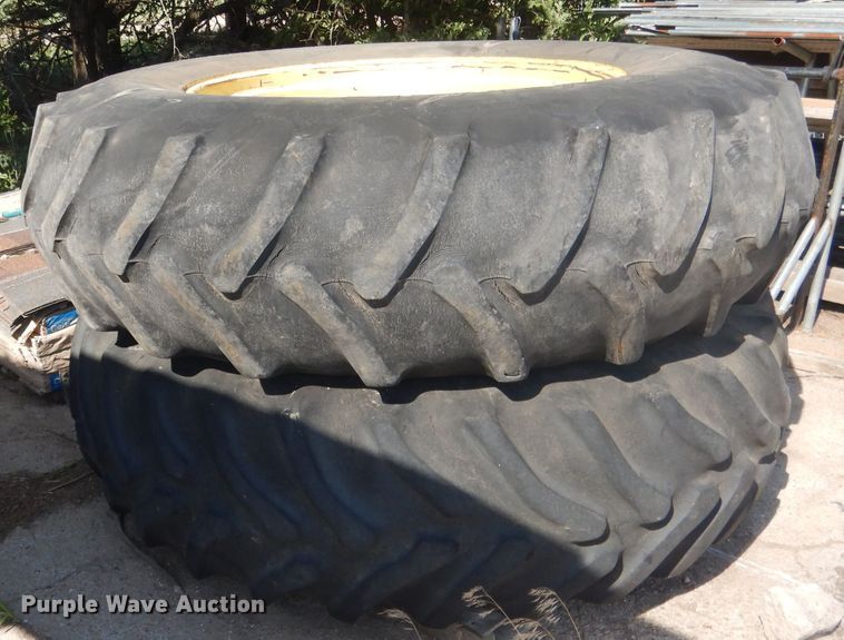 image for item DG5990 1982 John Deere 4440  tractor