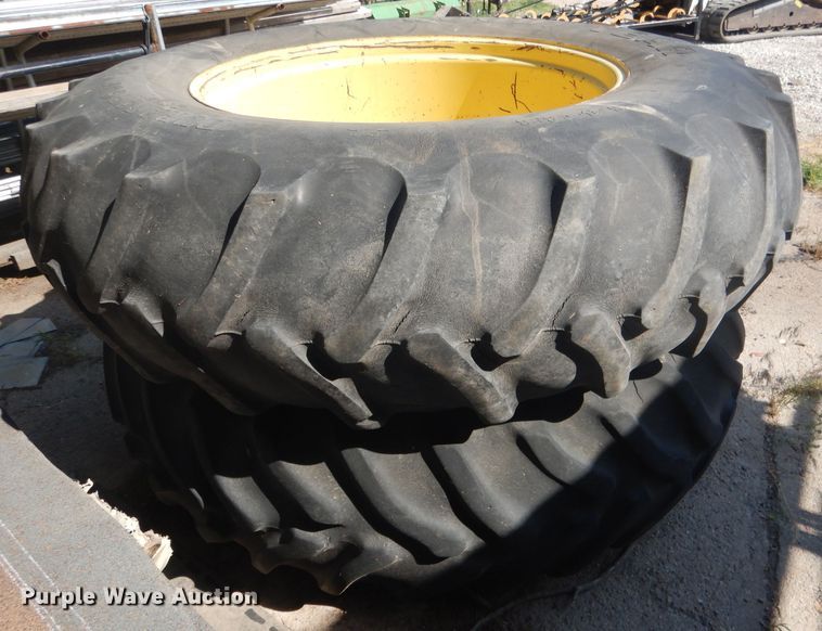 image for item DG5990 1982 John Deere 4440  tractor