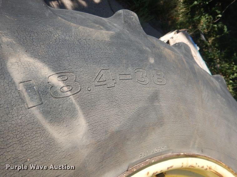 image for item DG5990 1982 John Deere 4440  tractor