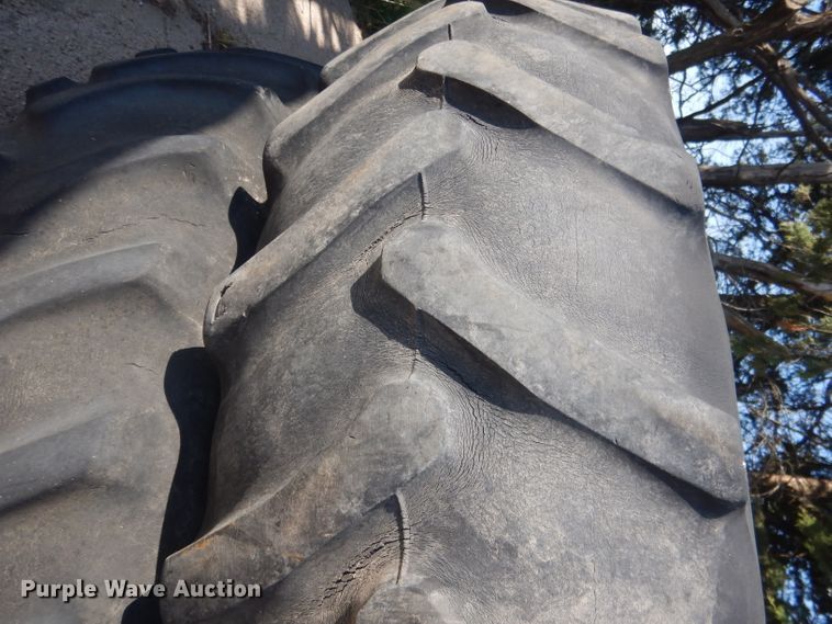 image for item DG5990 1982 John Deere 4440  tractor