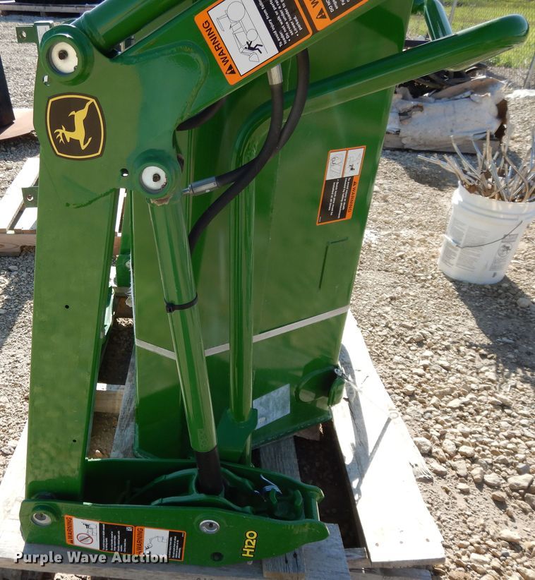image for item DG7805 2017 John Deere H120 loader