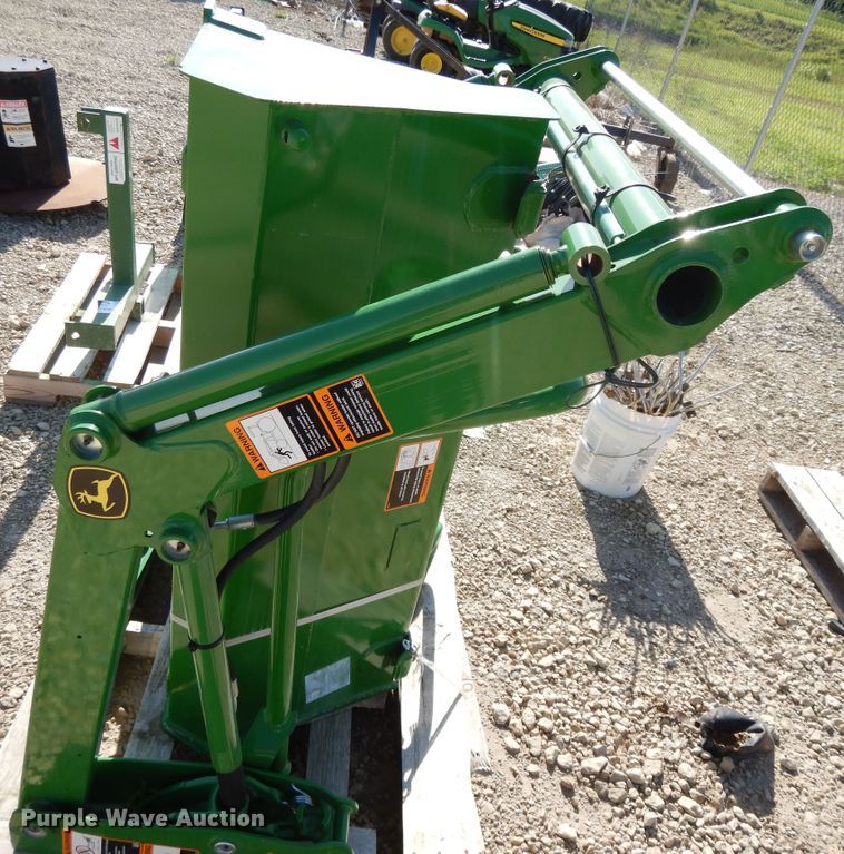 image for item DG7805 2017 John Deere H120 loader