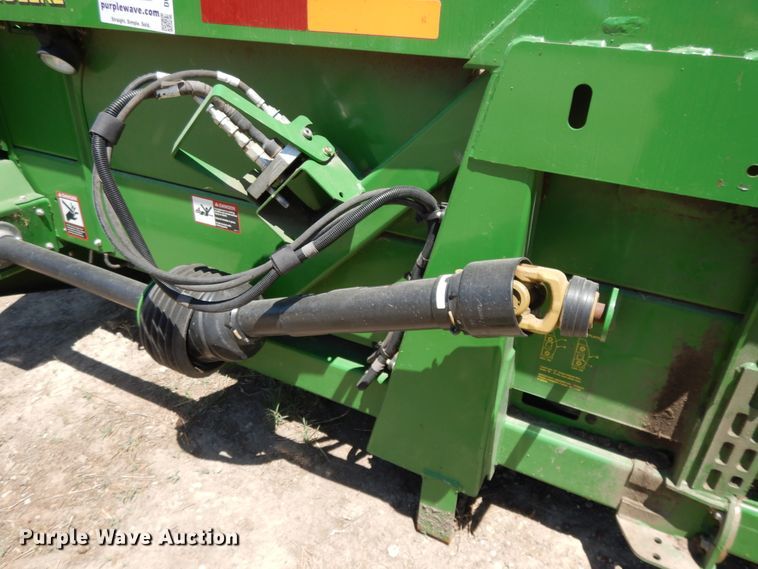image for item DG7816 2011 John Deere 608C corn head