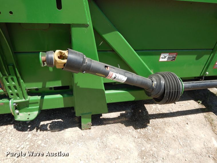 image for item DG7816 2011 John Deere 608C corn head