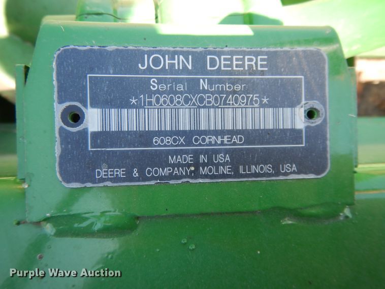 image for item DG7816 2011 John Deere 608C corn head