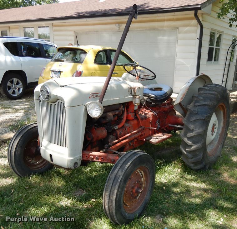 image for item DG7835 Ford 600  tractor