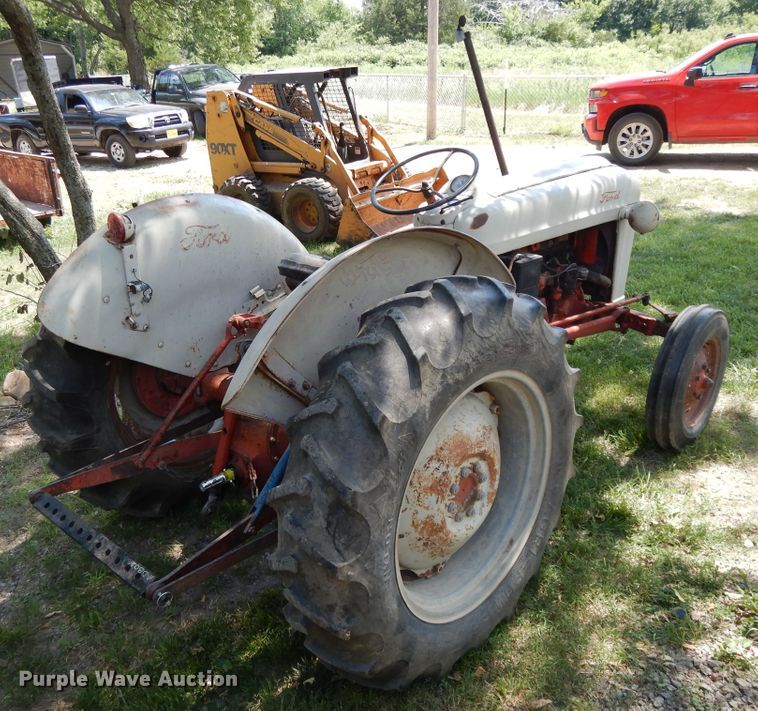 image for item DG7835 Ford 600  tractor