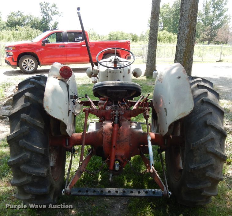 image for item DG7835 Ford 600  tractor