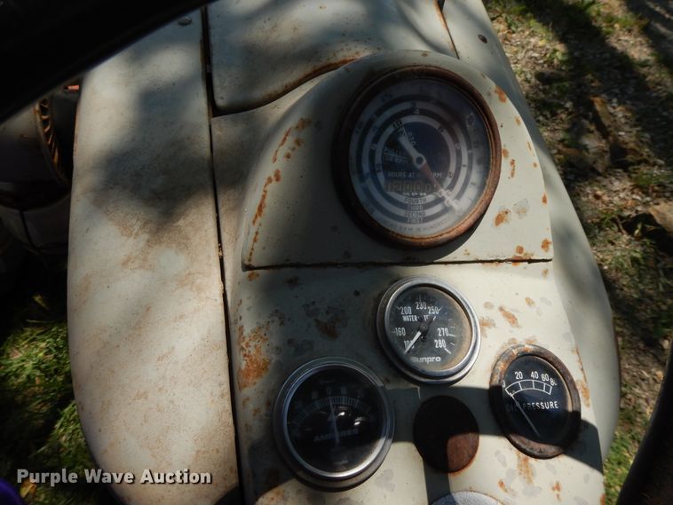 image for item DG7835 Ford 600  tractor