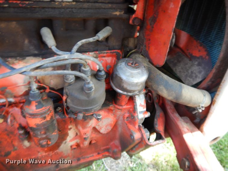 image for item DG7835 Ford 600  tractor