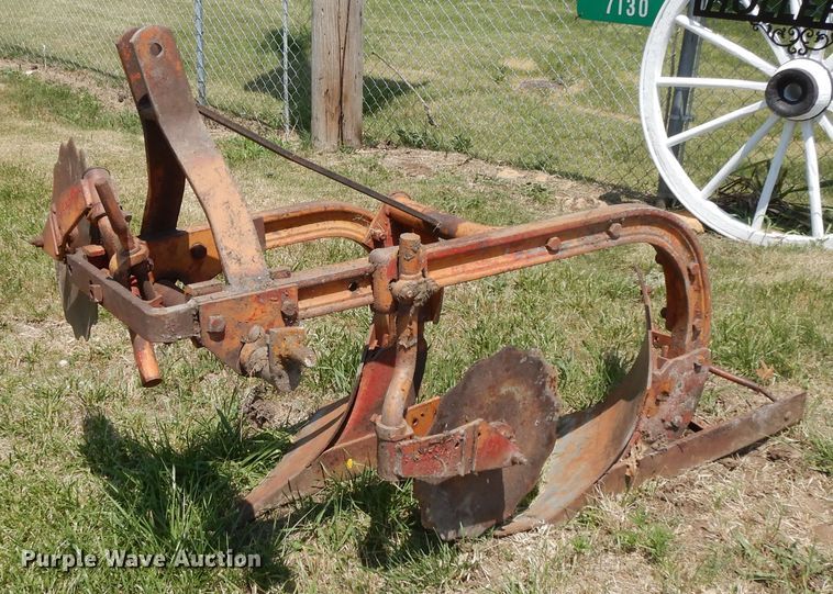 image for item DG7835 Ford 600  tractor