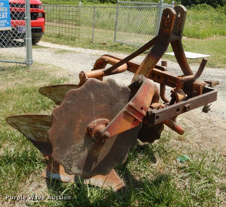 image for item DG7835 Ford 600  tractor