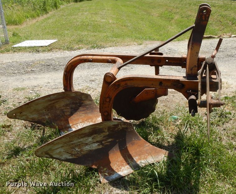 image for item DG7835 Ford 600  tractor