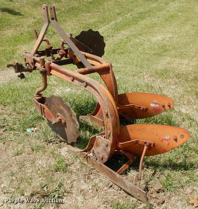 image for item DG7835 Ford 600  tractor
