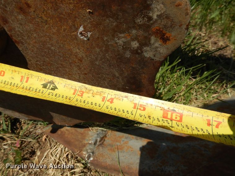 image for item DG7835 Ford 600  tractor