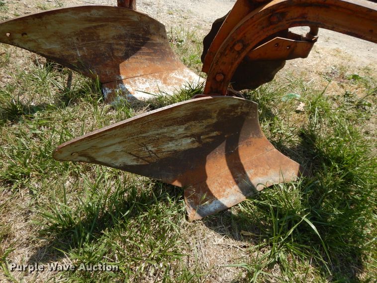 image for item DG7835 Ford 600  tractor