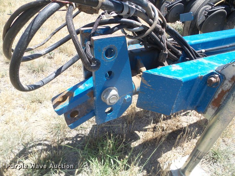 image for item DH4961 2005 Kinze 3200 no-till planter
