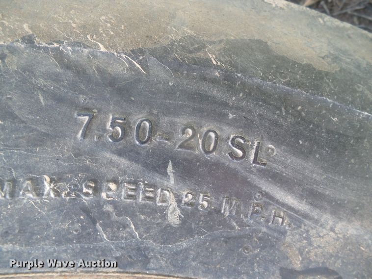 image for item DH4961 2005 Kinze 3200 no-till planter