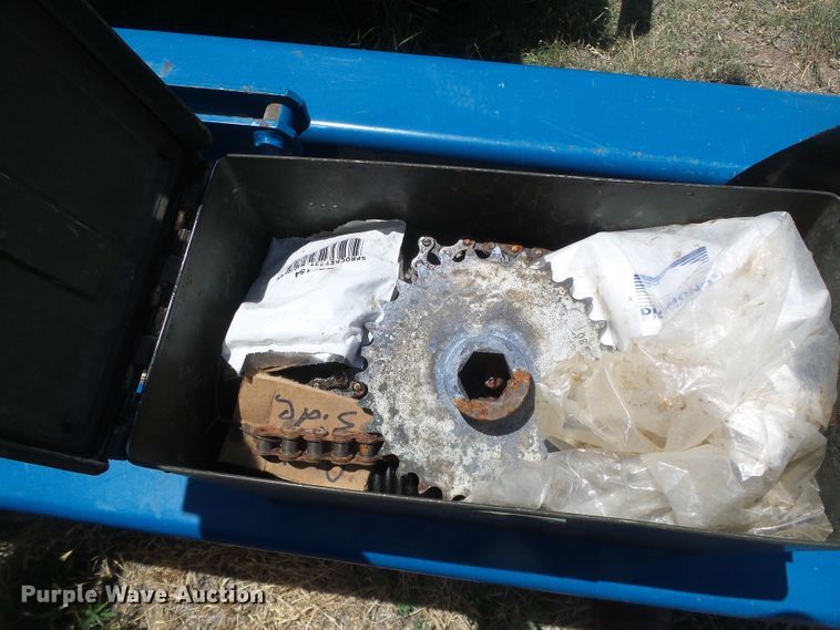 image for item DH4961 2005 Kinze 3200 no-till planter