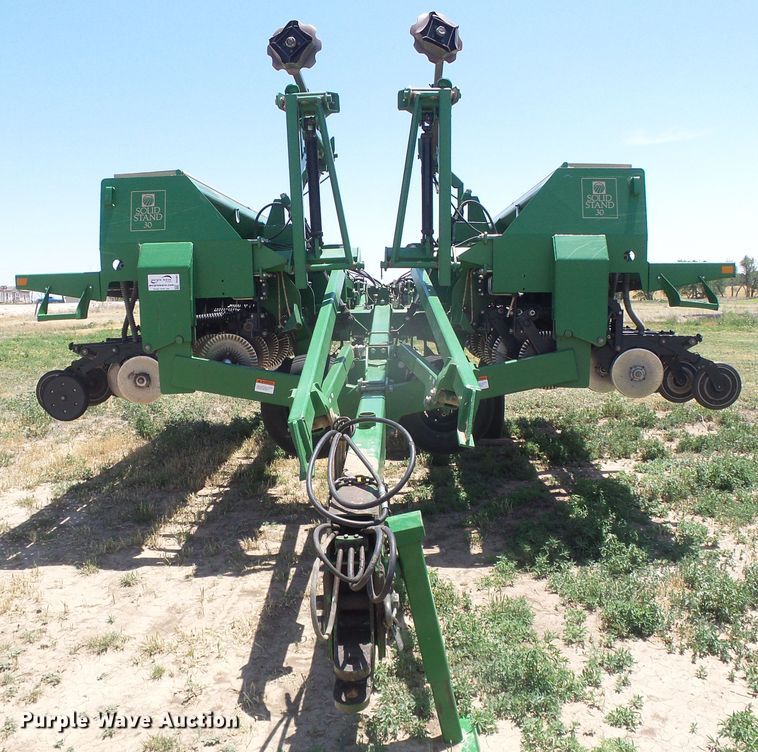 image for item DH4967 Great Plains Solid Stand 30 2SNT30-36109301113152 no-till grain drill