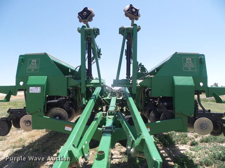 image for item DH4967 Great Plains Solid Stand 30 2SNT30-36109301113152 no-till grain drill