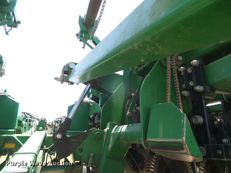 image for item DH4967 Great Plains Solid Stand 30 2SNT30-36109301113152 no-till grain drill