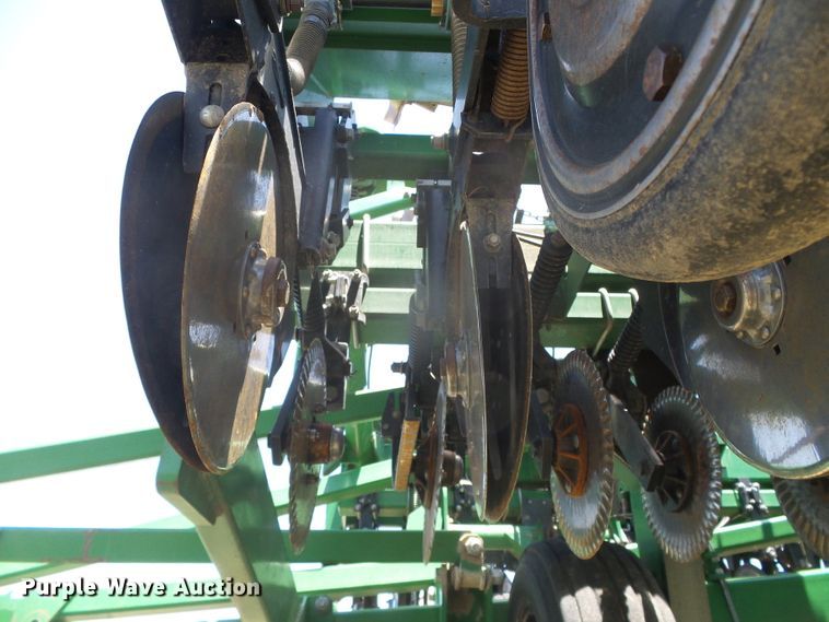 image for item DH4967 Great Plains Solid Stand 30 2SNT30-36109301113152 no-till grain drill